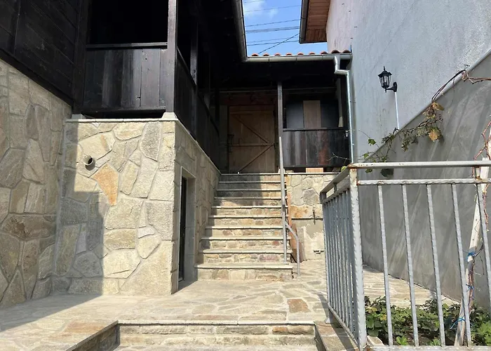 чифликъ 2 בית נופש *